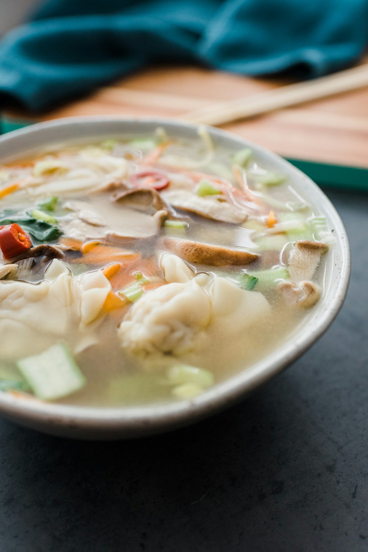 Tips Membuat Sop Buntut Empuk Rumahan: Kuah Bening Gurih, Daging Lunak, dan Tidak Berminyak